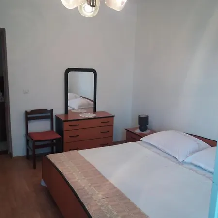 Apartment Apartman U Centru *